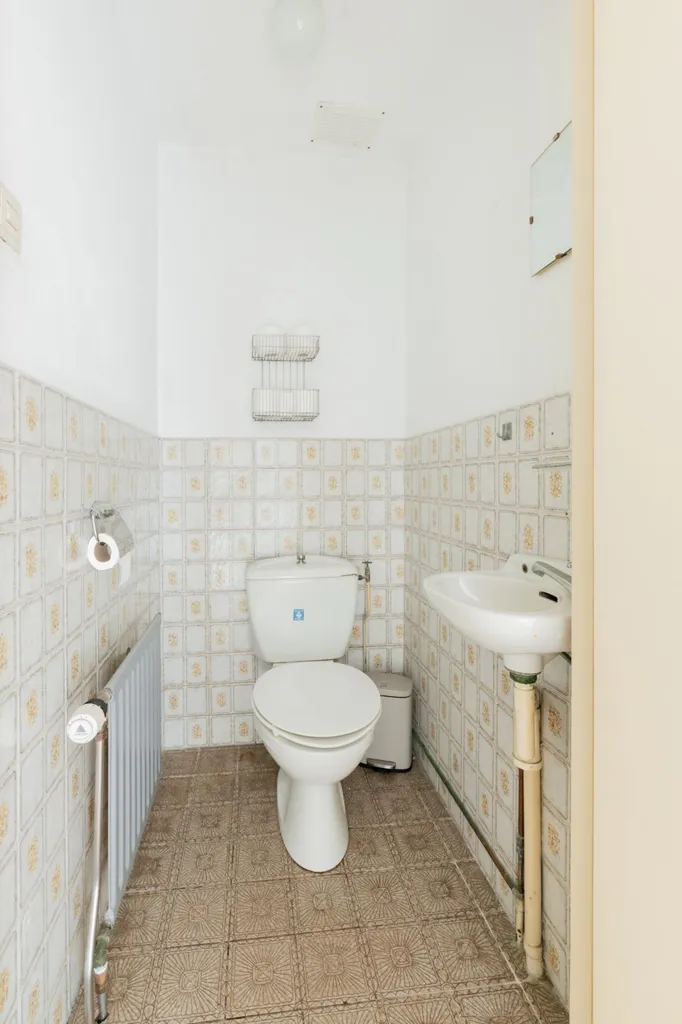 Vannitoad - Monumental House with Deep Garden in Assen