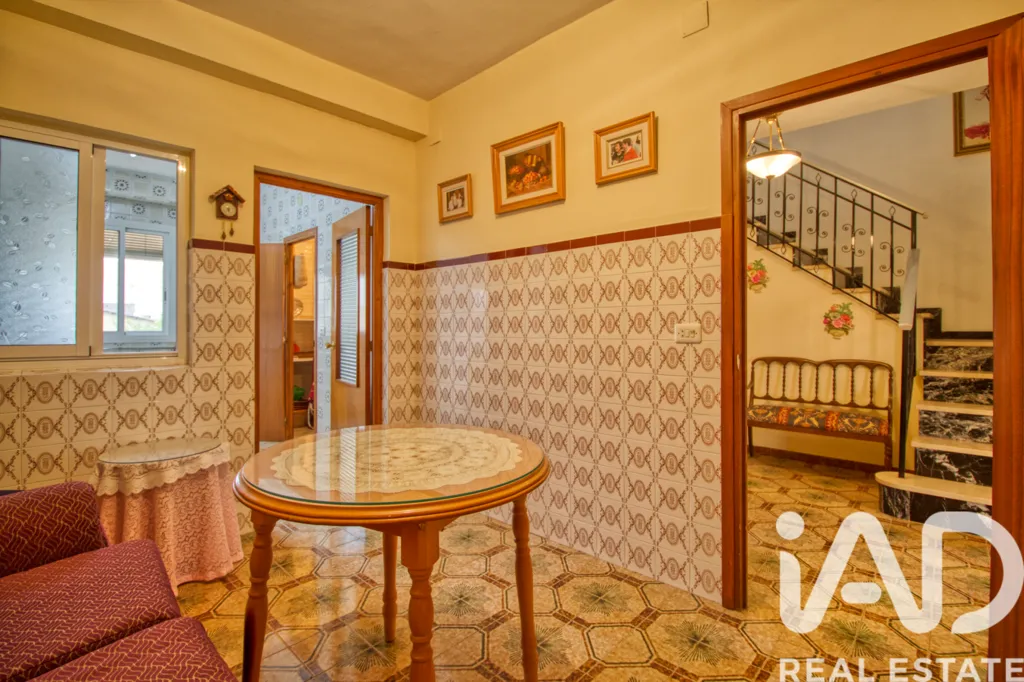 Salle à manger - Townhouse with Dual Access in Rute