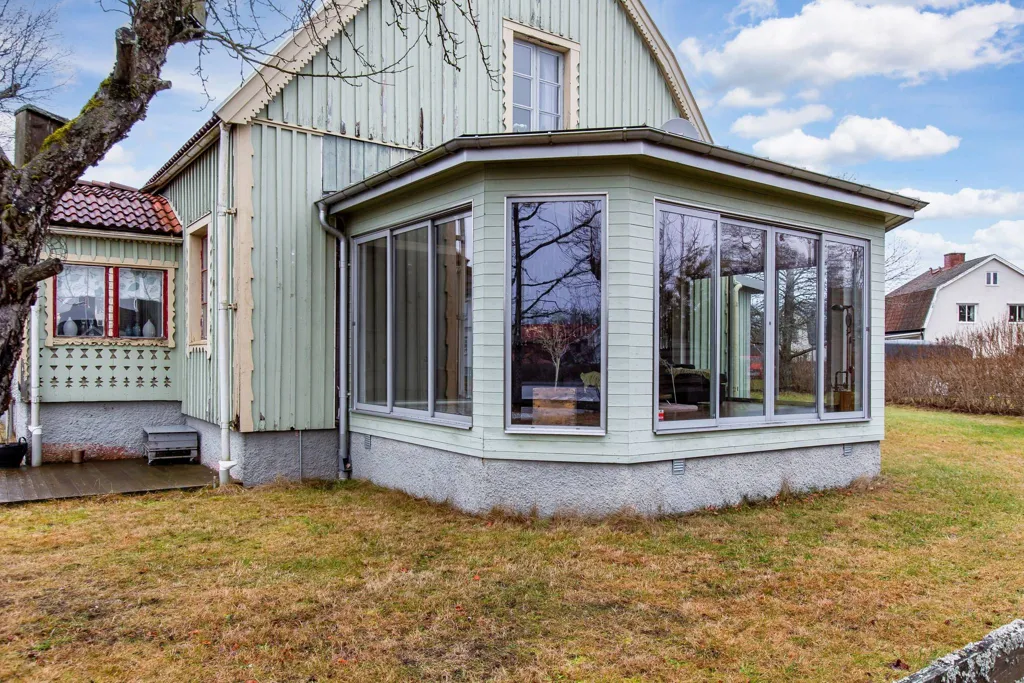Välivaade - Century-Old House with Winter Garden in Jönköping