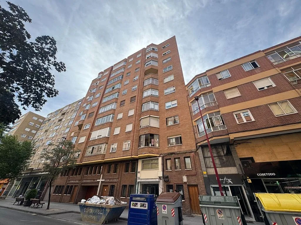 Välivaade - Spacious Apartment with Garage in Pajarillos