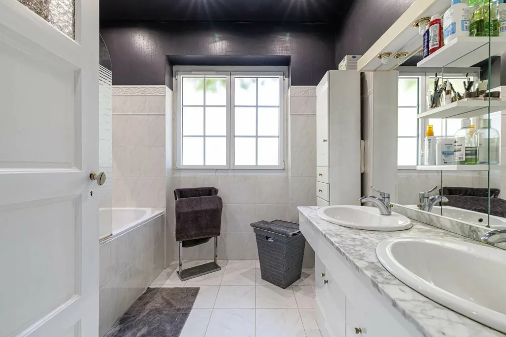 Vannitoad - Charming 1920s Villa with Pool in Vence