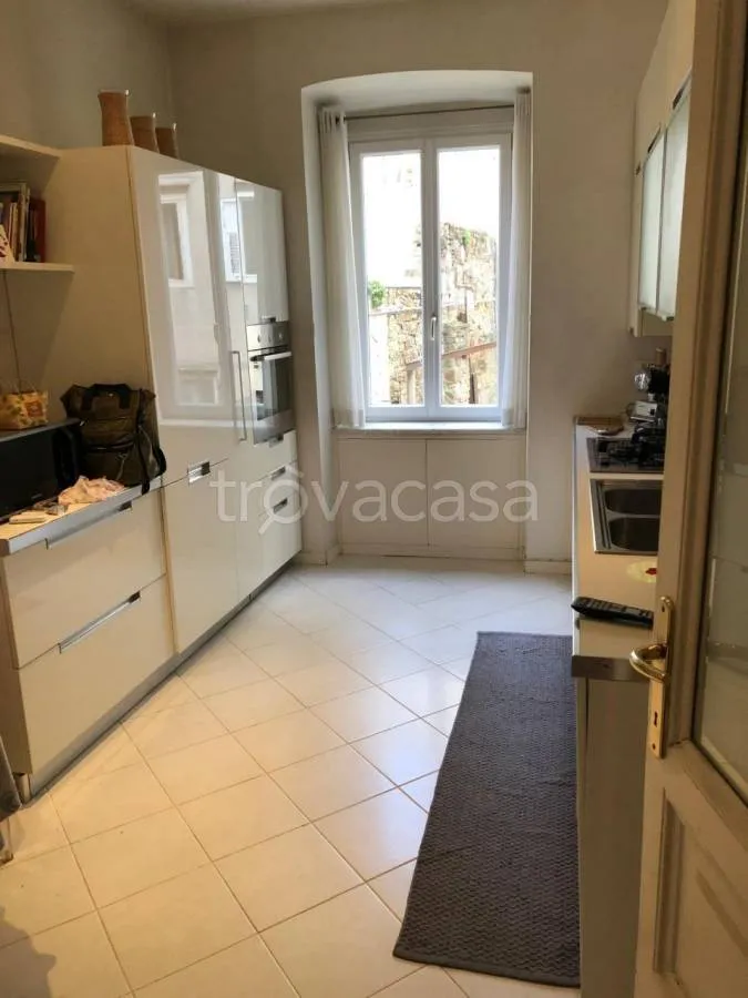 Cucina - Spacious Triplex in Central Trieste