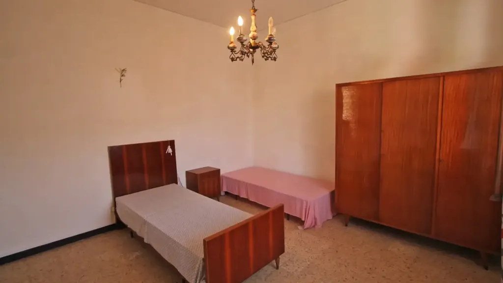 Chambres - Independent House with Roof Terrace in Fivizzano