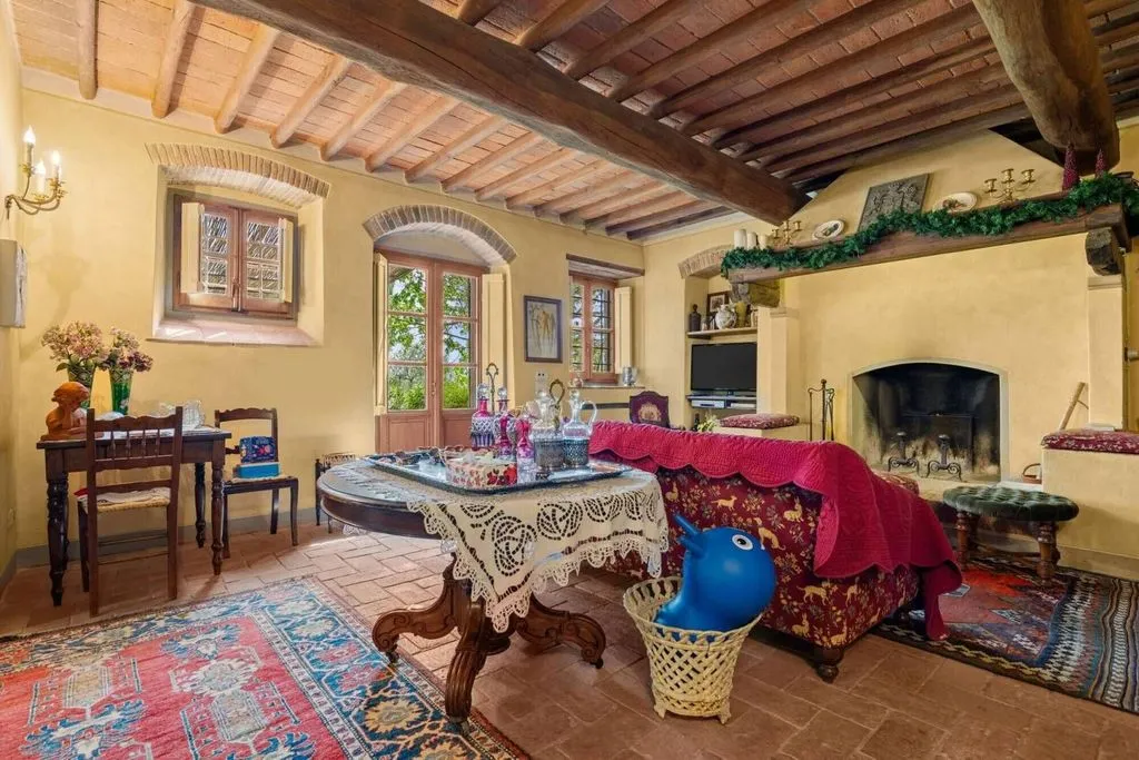 Elutuba - 17th-Century Villa with Olive Grove in Carmignano