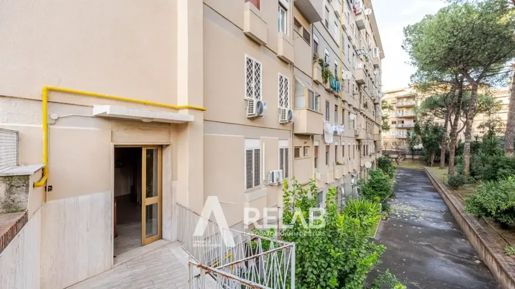 Jardin - Bright Trilocale with Balcony in Appio Claudio, Rome
