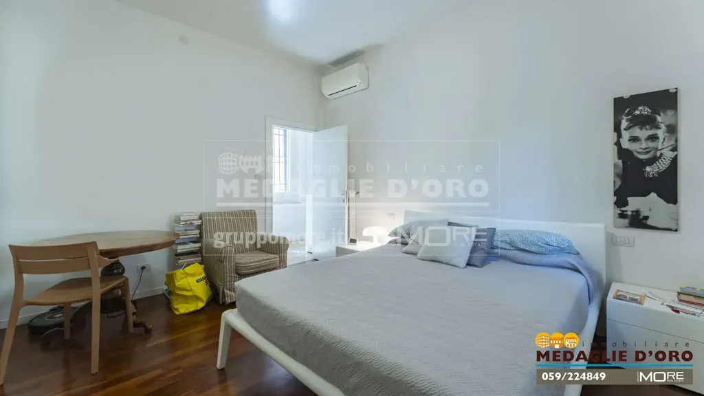 Magamistoad - Rustic-Style Apartment with West-East Exposure in Modena