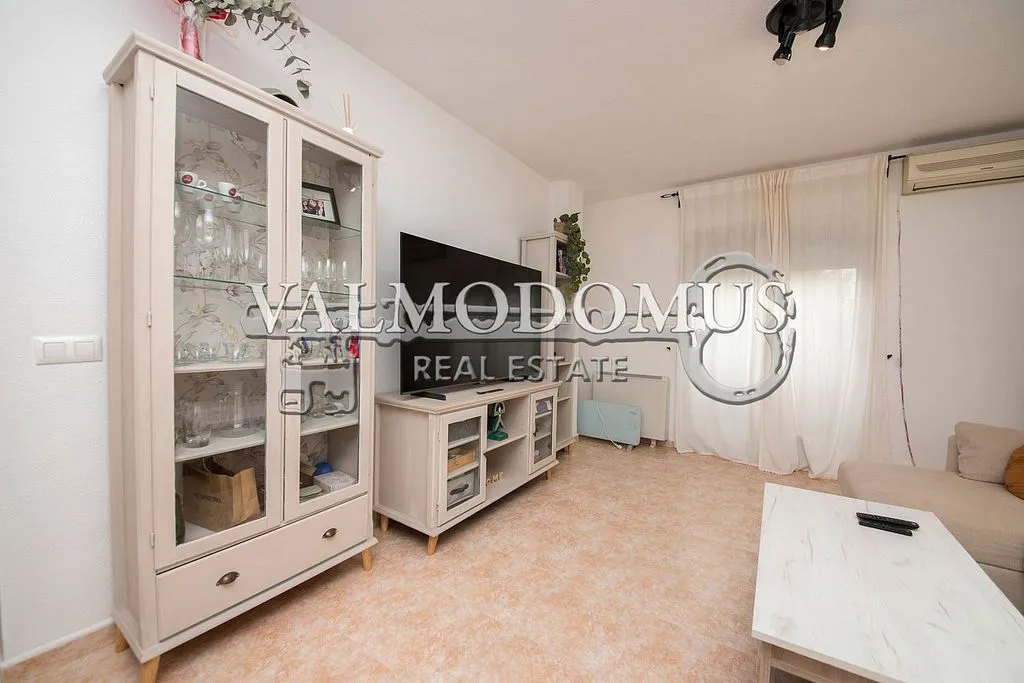 Elutuba - Duplex with Balcony in Valmojado