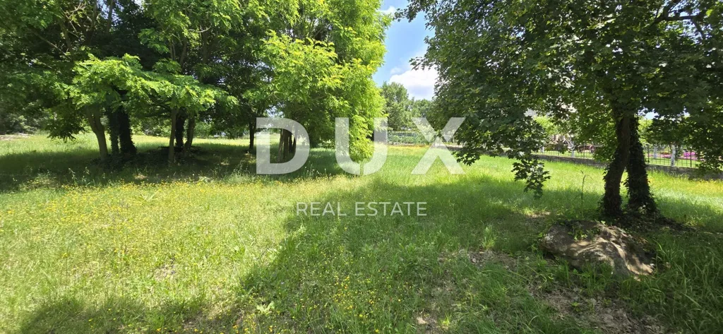 Giardino - Building Plot in Peaceful Setting, Grožnjan