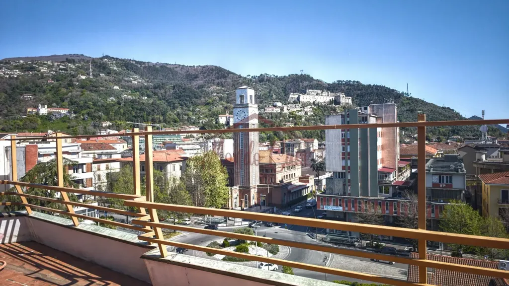 Balcon - Penthouse with Panoramic View in Massa Centre