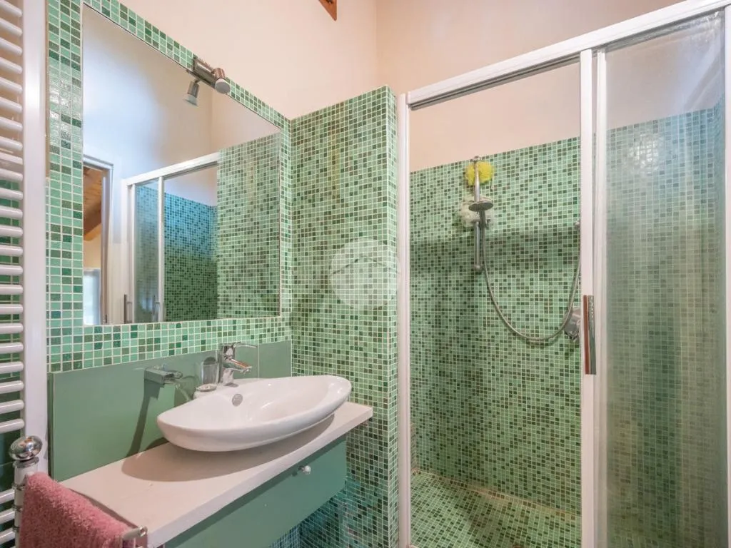 Bagni - Rustic Corte with Pool in Costermano