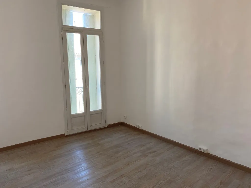 Rooms - Duplex Apartment with Terrace in Toulon Centre