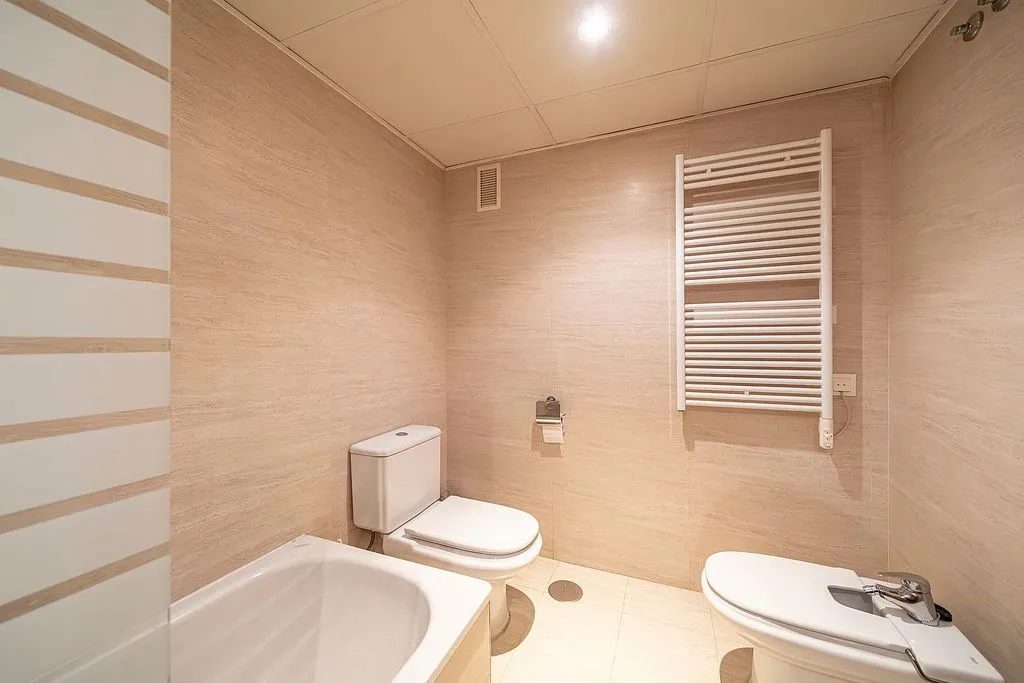 Vannitoad - 1-Bed Flat with Pool in Legazpi