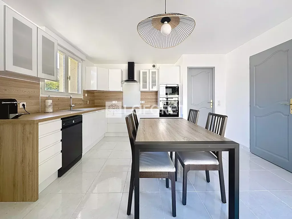 Cucina - Charming House with Garden in Bièvres