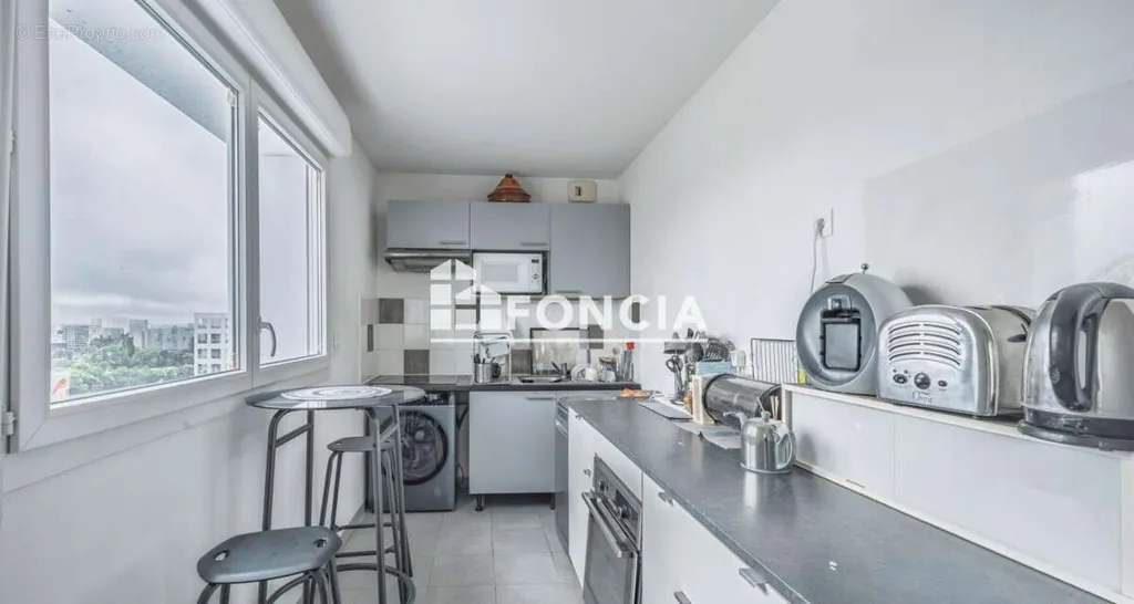 Cuisine - Appartement T4 avec Grand Balcon-Terrasse à Malakoff