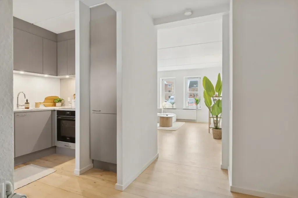 Kitchen - Senior-Friendly Apartment with Balcony in Vejgaard