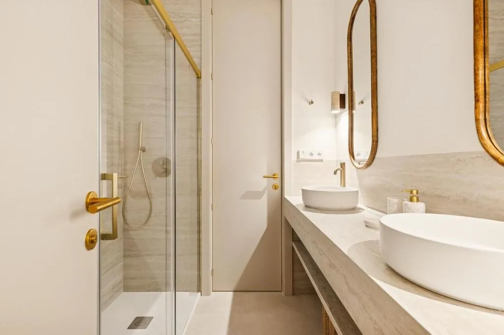 Vannitoad - Luxury Flat with Furnished Interior in Madrid