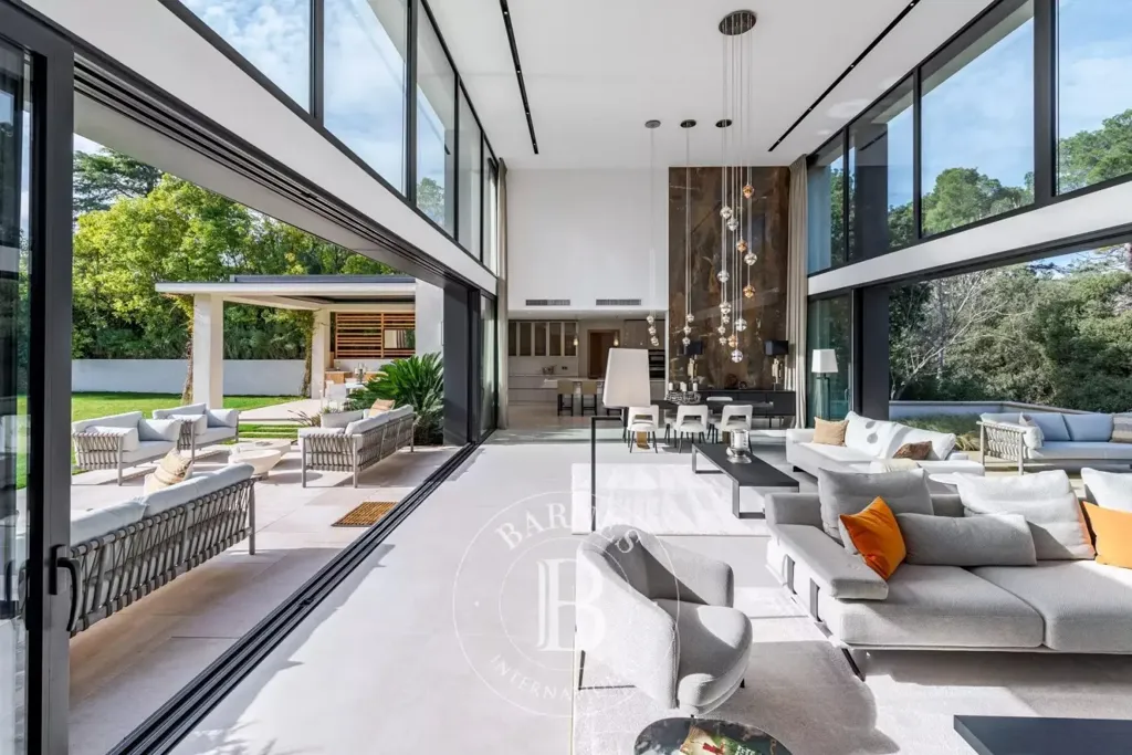 Living Room - Contemporary Villa with Pool in Mougins
