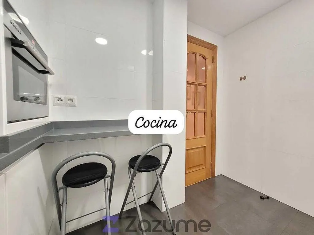 Cuisine - Ample Flat with Terrace in El Grau, Valencia