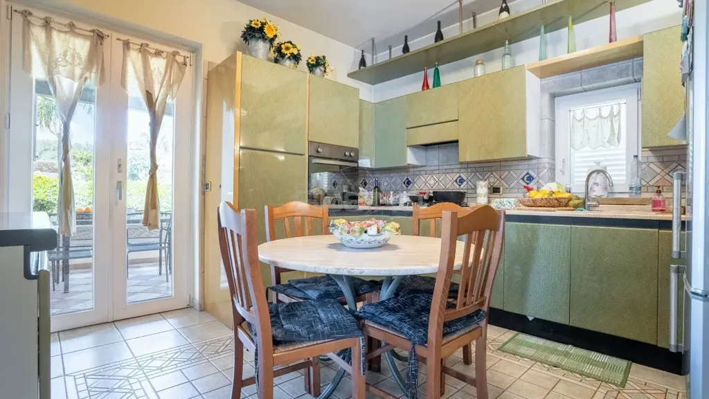 Köök - Villa with Garden in Siracusa