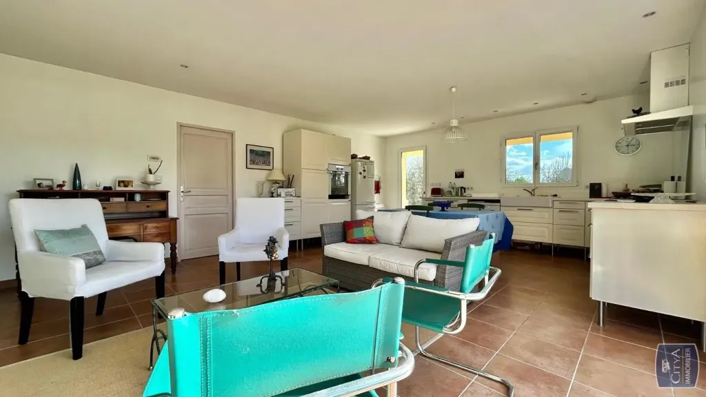 Séjour - Villa Indépendante avec Terrasses à Cuisery