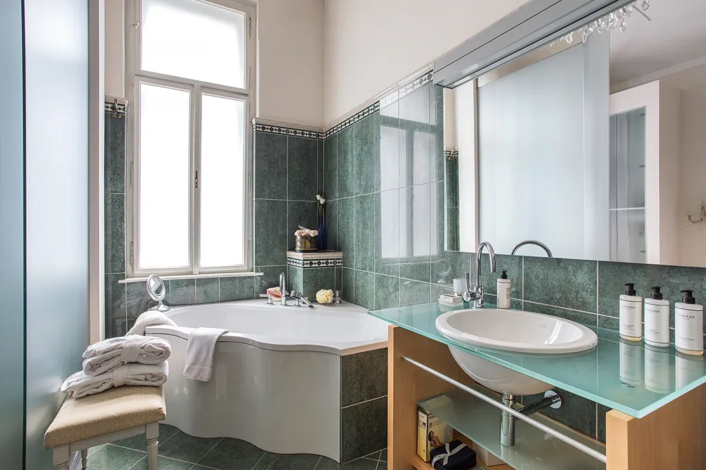 Bathrooms - Fully Furnished Flat with Balcony in Prague