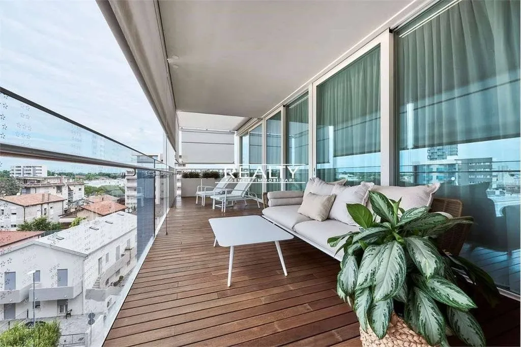Rõdu - Luxury Flat with Sea View in Jesolo