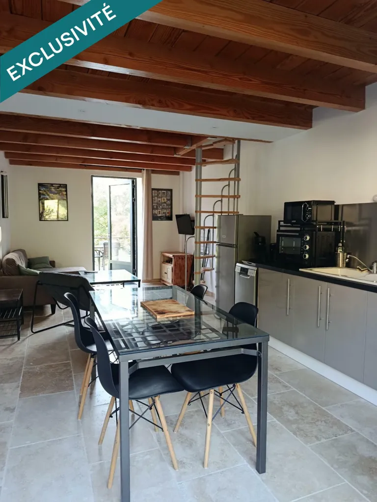 Söögituba - 3-Bed Apartment with Mountain Views in Plaisians