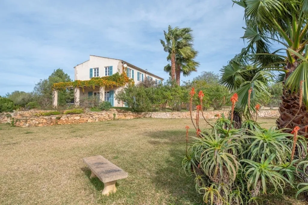 Aed - Rustic Finca with Panoramic Views in Manacor