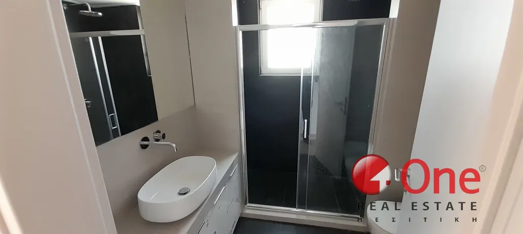 Salles de bain - New-Built Maisonette with Elevator in Rafina