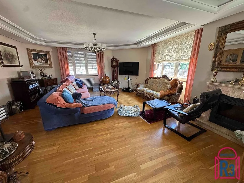 Elutuba - Semi-detached House with Pool in Villaquilambre