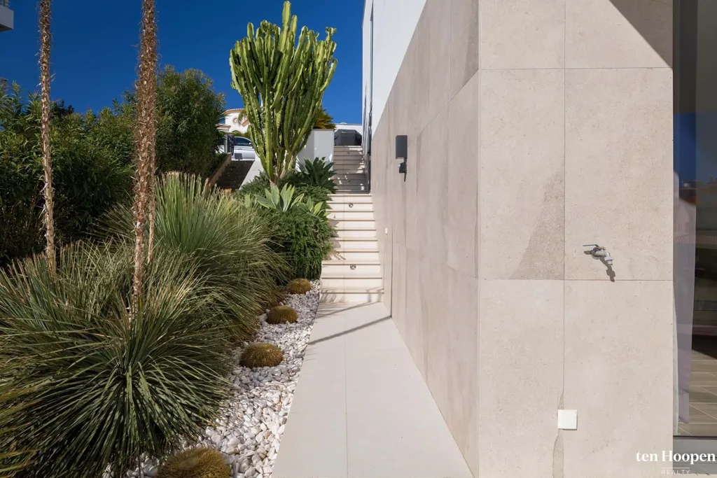Giardino - Contemporary Villa with Ocean Views in Cerro das Mós