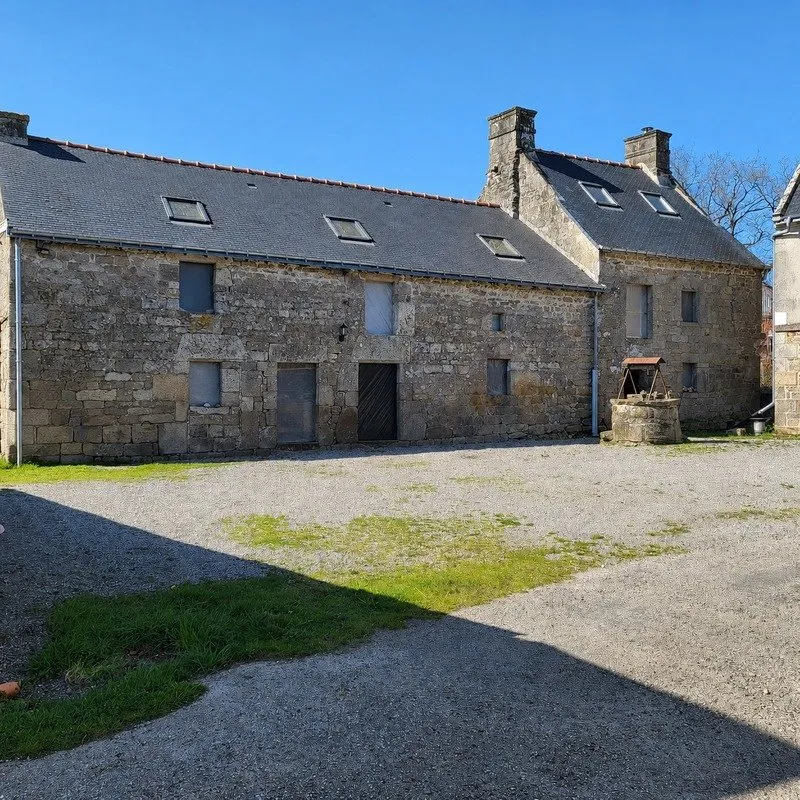 Extérieur - Maison T6 avec Dépendances à Guern