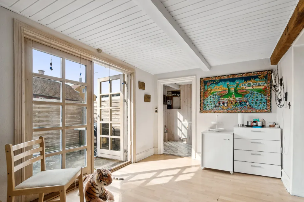 Balcony - Charming Villa with Central Location in Aakirkeby