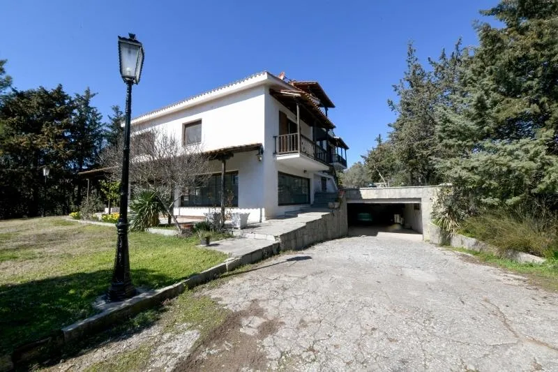Exterior - Three-Storey House with Garden in Serrai Centre