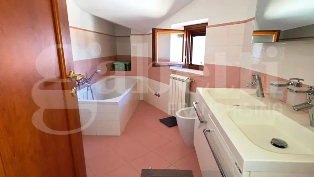 Vannitoad - Apartment with Solar Panels in Marano Marchesato