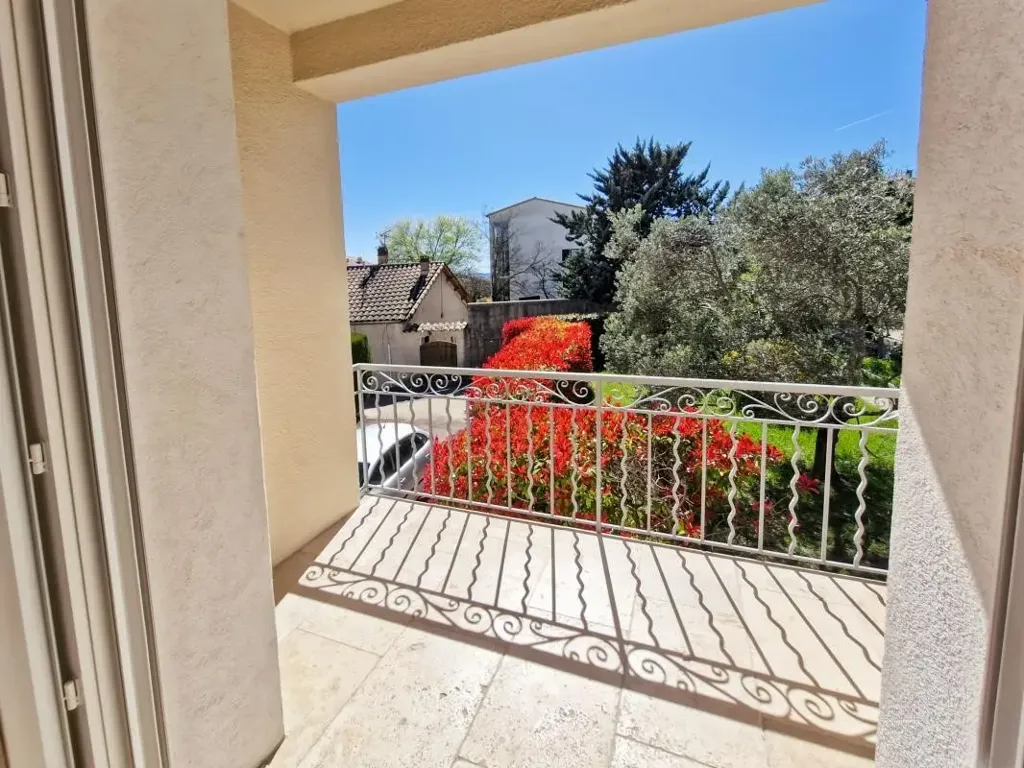Rõdu - Two-Appartment House with Garden in Forcalquier