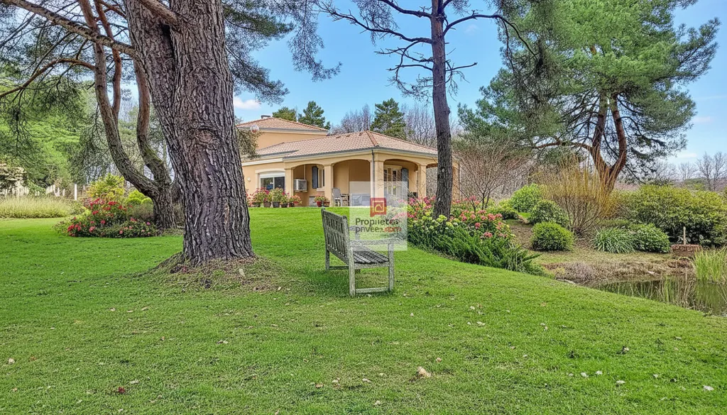 Jardin - Maison avec Piscine Chauffée à Fleurac