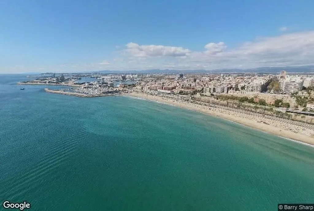 Occupied Flat with Sea View in Campclar