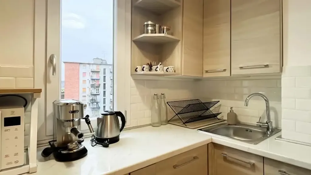Cuisine - Modern Studio with Balcony in Milan