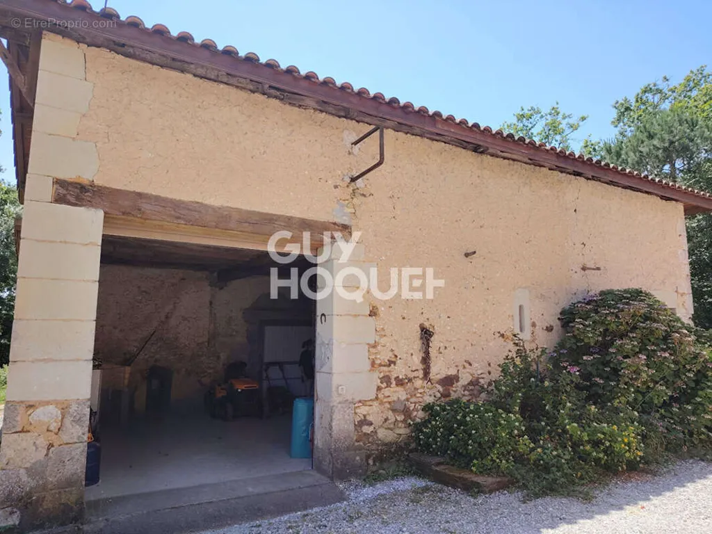 Aed - House with Pool in Eyre Moncube