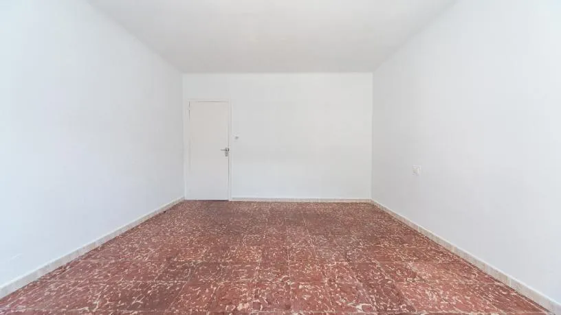Toad - Apartment with Garden Access in Badalona