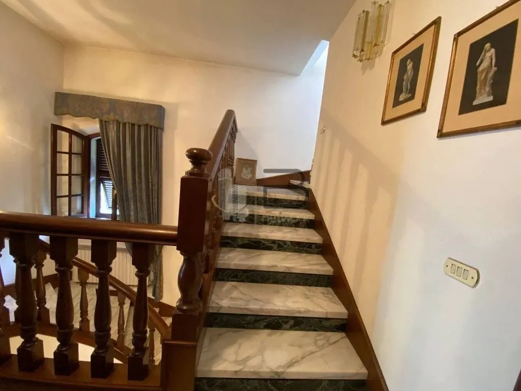 Stanze - Villa con giardino privato a Marina di Carrara