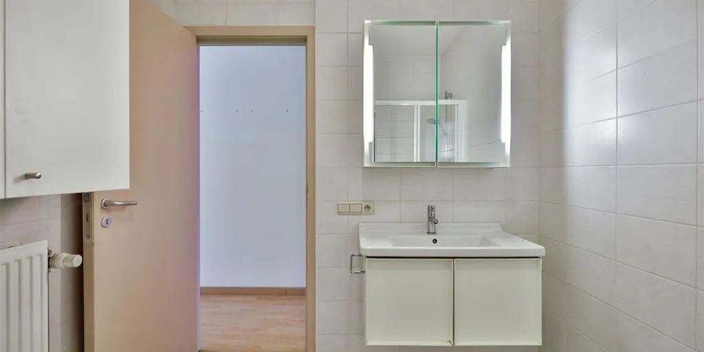 Vannitoad - Apartment with Terrace in Central Mortsel