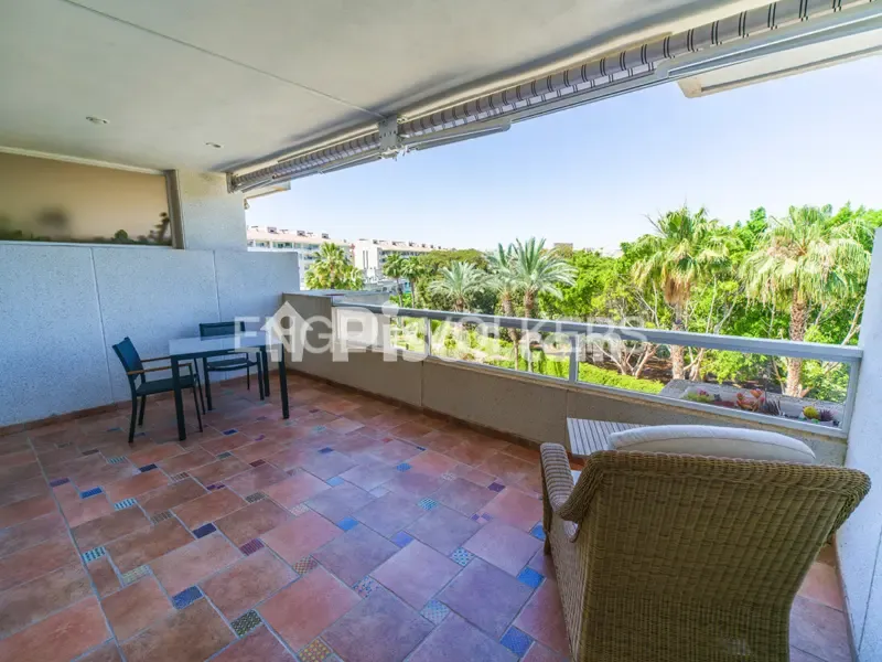 Terrace - Modern Flat with Golf View in Alicante