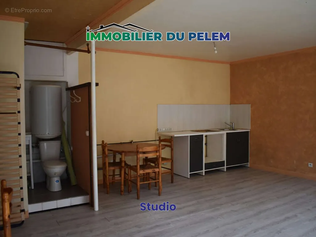 Salle à manger - Immeuble avec 2 Logements en Centre-Ville à Glomel