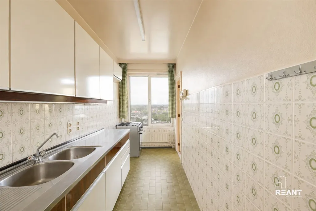 Appartement avec Terrasse sur la 12ème Étage à Centre-Ville