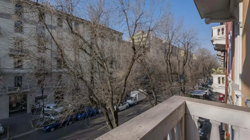 Rõdu - Studio Apartment with City View in Milan