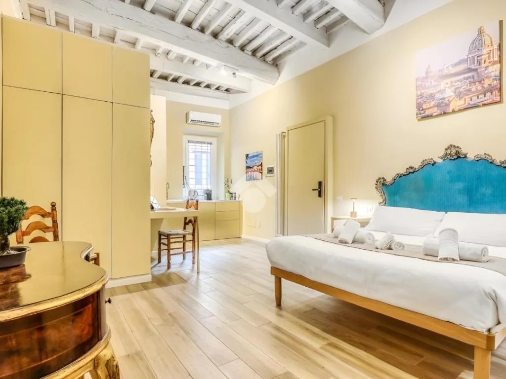 Chambres - Historic Two-Unit Apartment in Rome's Historic Centre