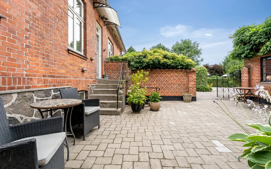 Jardin - Rustic Redbrick Villa with Garden in Nakskov