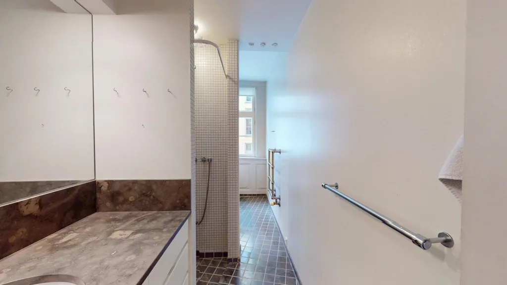 Salles de bain - Apartment with Private Garage in Frederiksstaden